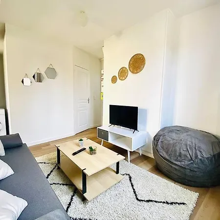 Aux Pieds Du Vieux-mans : Confortable T2 Cocooning شقة لو مان